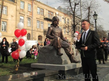 Человеку, научившему Европу пить кофе, установили памятник во Львове. Фоторепортаж