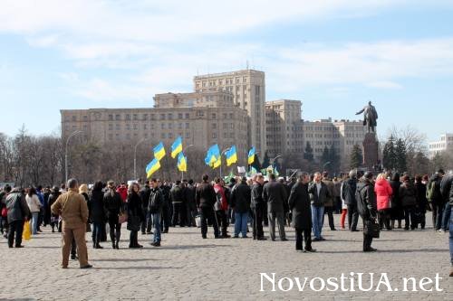 Харьковчане вышли поддержать своего мэра-7